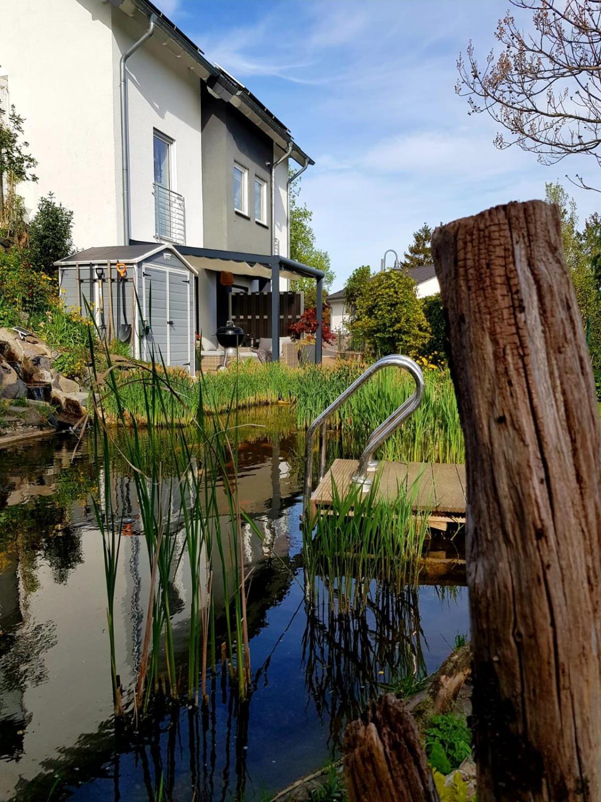 Wohlfuehlen Am Gartenteich